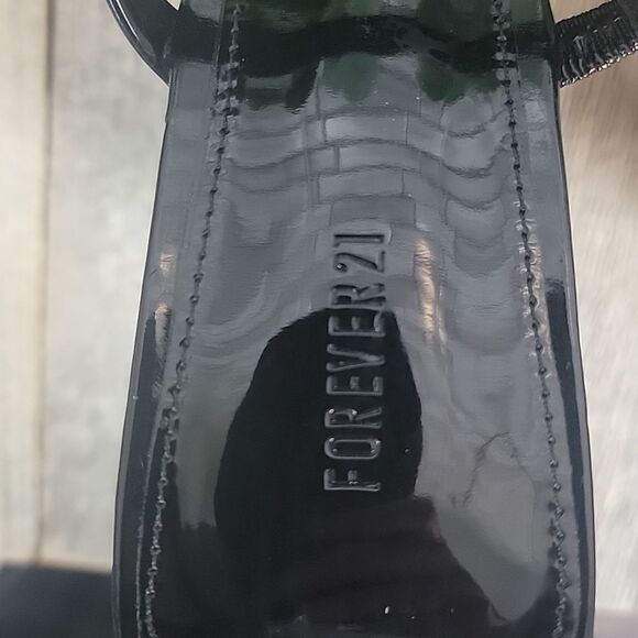 Forever 21 glossy square toe platform heels Size 10 - Picture 7 of 11